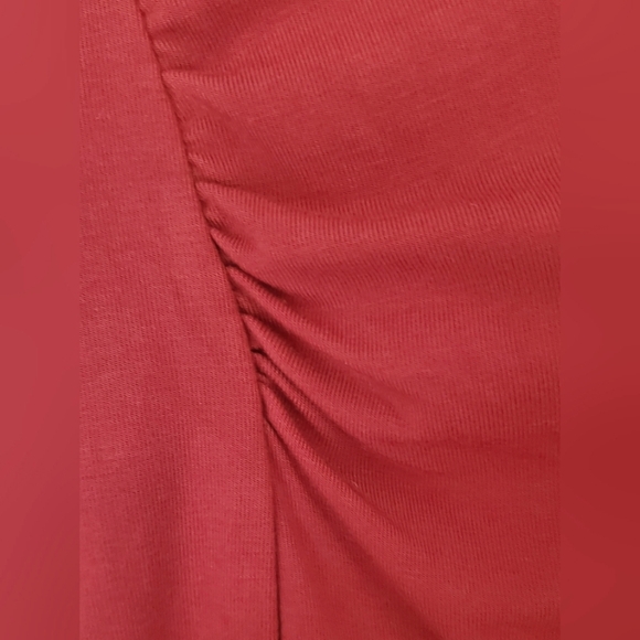 White House Black Market Burgundy Ruched Short Sleeve Cold Shoulder Top Size M - Picture 3 of 7